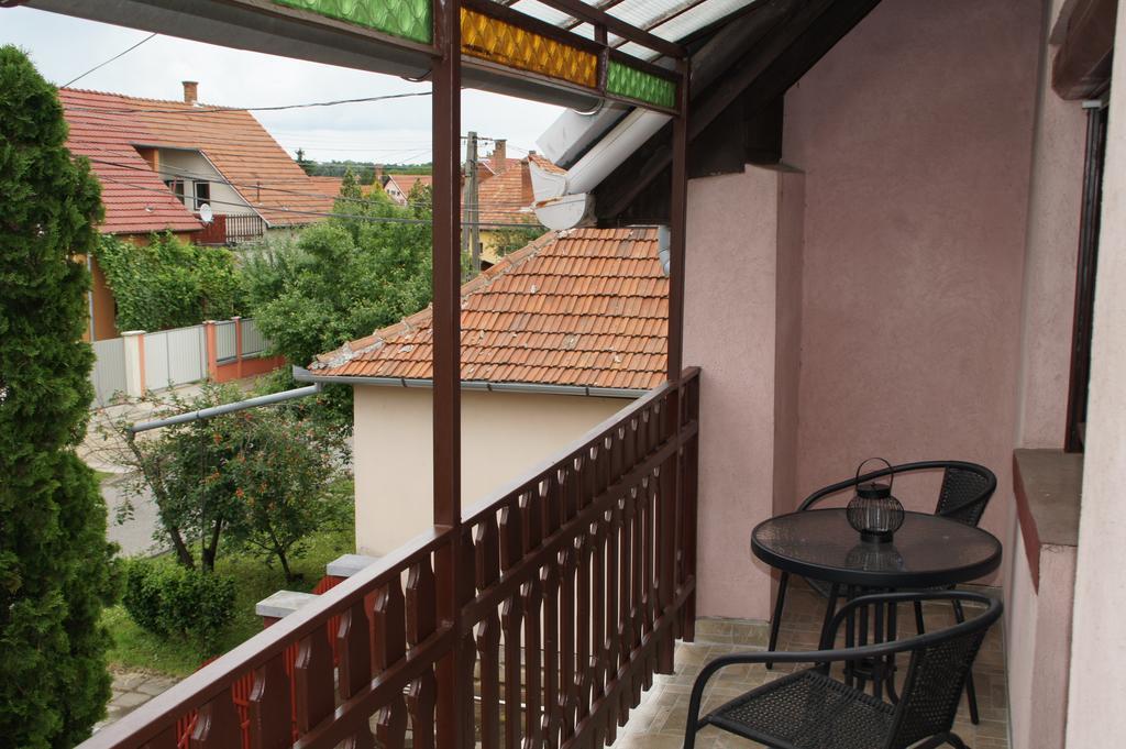 Апартаменти Fonix Apartman Дьюла Екстер'єр фото
