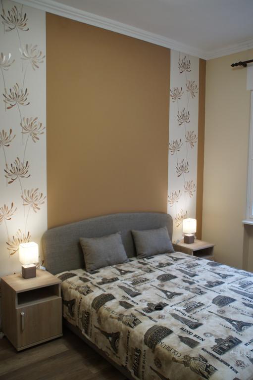 Апартаменти Fonix Apartman Дьюла Екстер'єр фото